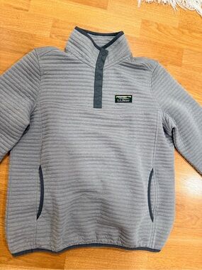L.L. Bean Men's Light Gray Quilted Snap-Front Zip-Up Sweater